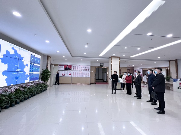 王思軍一行考察九久夕陽紅醫(yī)養(yǎng)集團