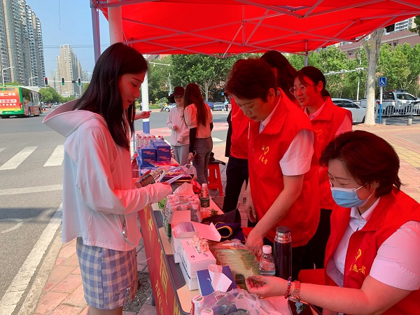 助力學(xué)子圓夢(mèng)，踐行國(guó)企擔(dān)當(dāng)  安徽鹽業(yè)地產(chǎn)集團(tuán)組織愛(ài)心助考公益活動(dòng)